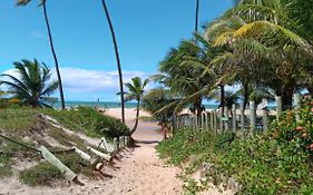 Casa agradável em condomínio perto da praia.